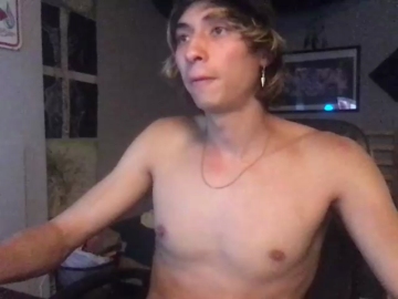 Taylormadezero7  05-10-2021 video kissing